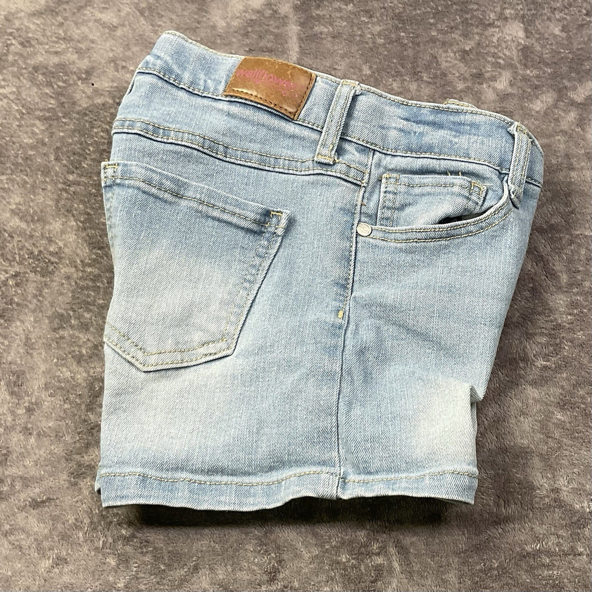 Wallflower Girls Light Wash Denim Shorts Button Fly Stretch Jean Shorts