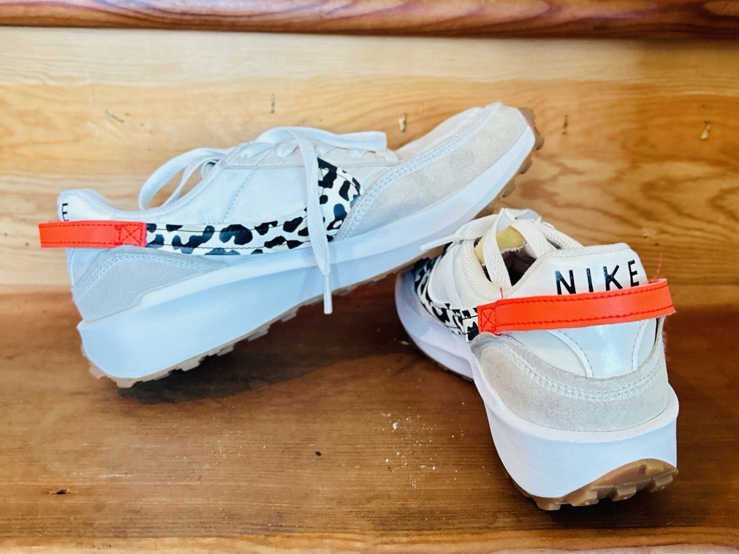 Nike Waffle Debut Women’s Size 7 Cream Animal Print Orange Running Shoe