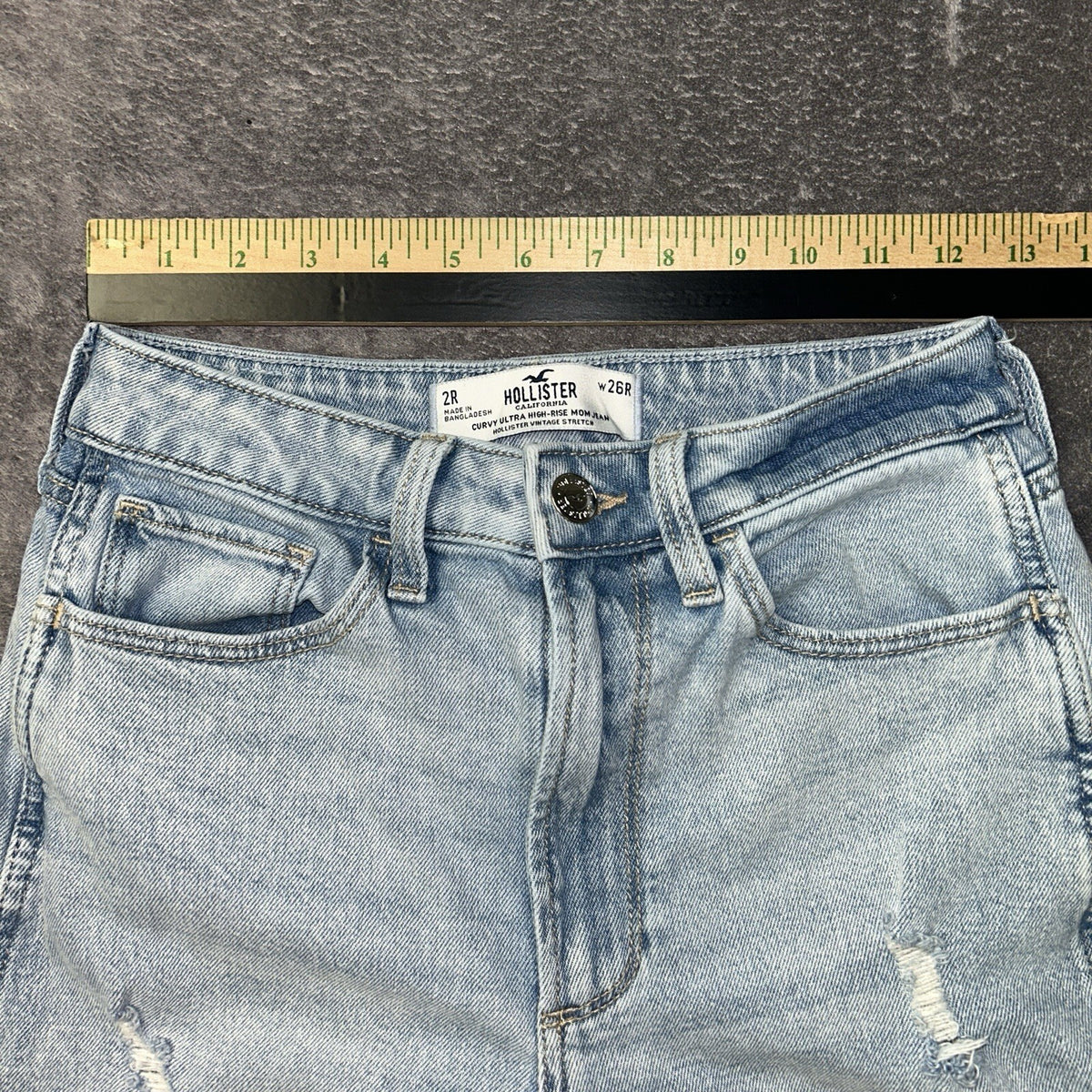 Hollister Curvy Ultra High Rise Mom Jeans Womens 2R W26 Light Wash Distressed