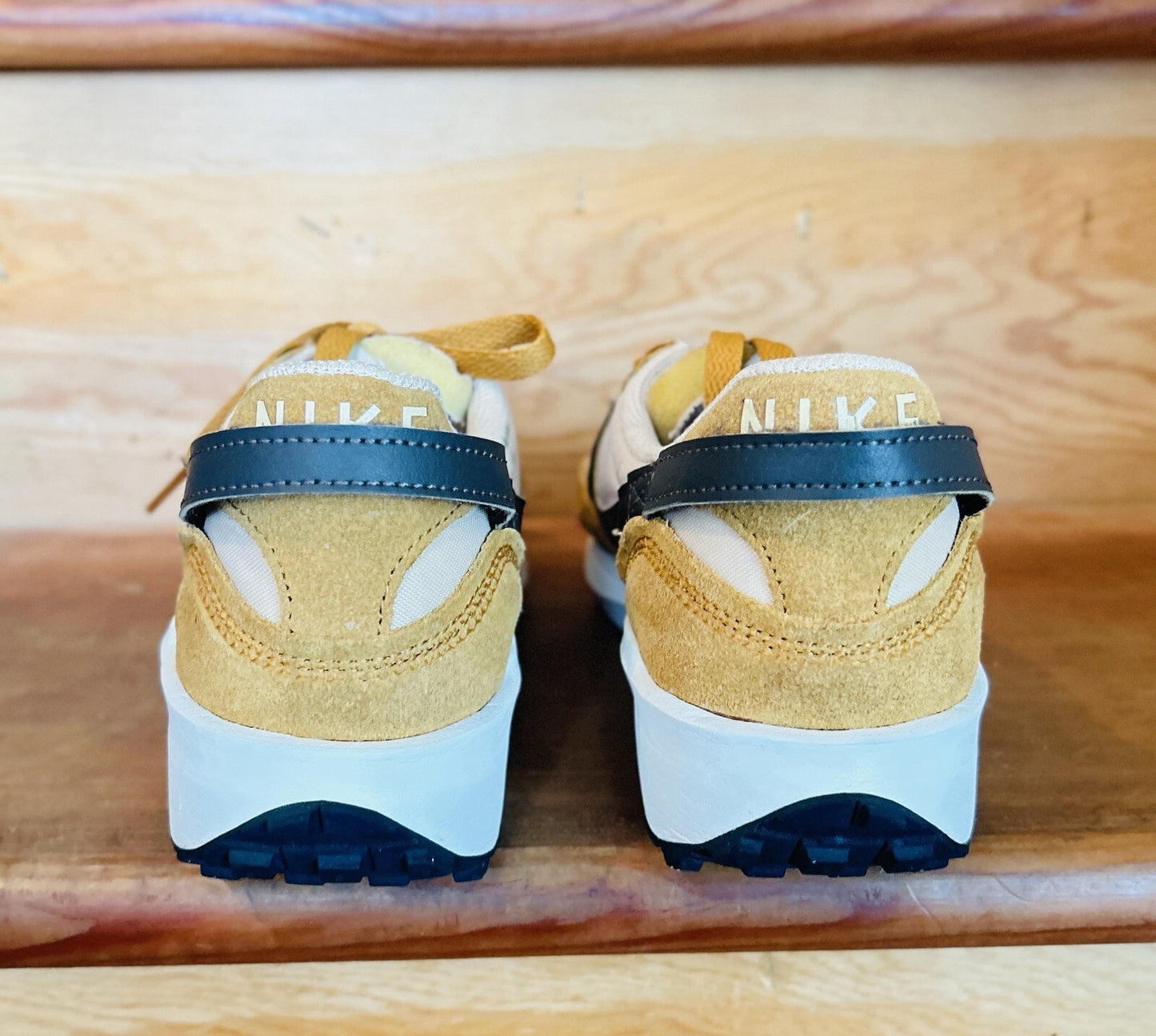 Nike Waffle Debut  Vintage Womens Size 7.5 Tan Cream Casual Sneakers