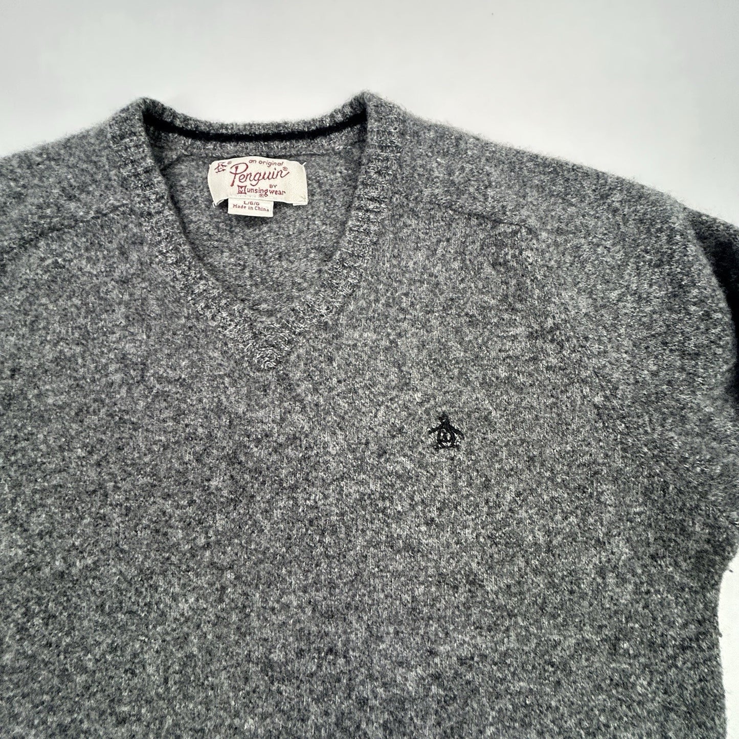 Original Penguin 100% Lambswool Gray V-Neck Sweater Men's Large Logo Soft