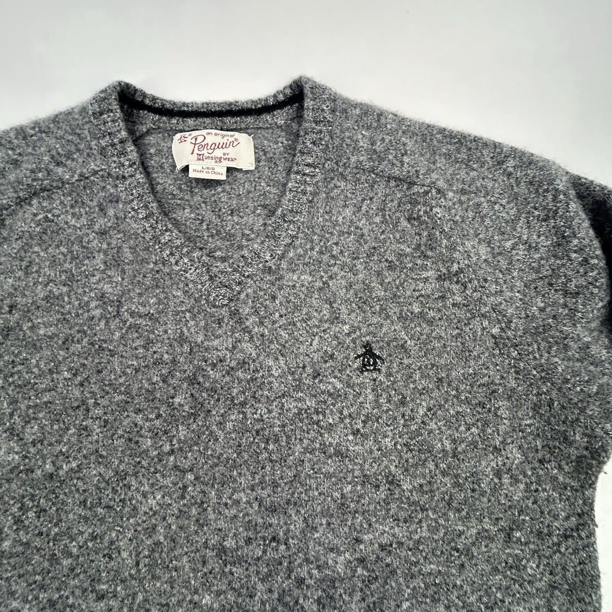 Original Penguin 100% Lambswool Gray V-Neck Sweater Men's Large Logo Soft