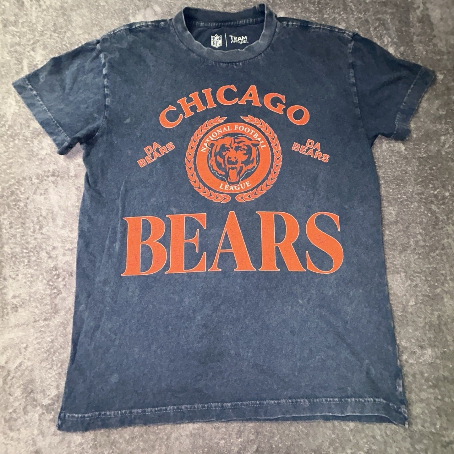 Chicago Bears Da Bears T-Shirt Men's Small Distressed Graphic NFL Football Small