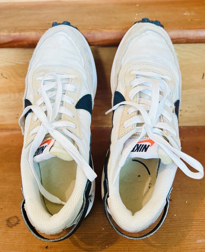 Nike Waffle Debut DH9523-107 Womens Size 7 Cream Black Retro Running Sneakers