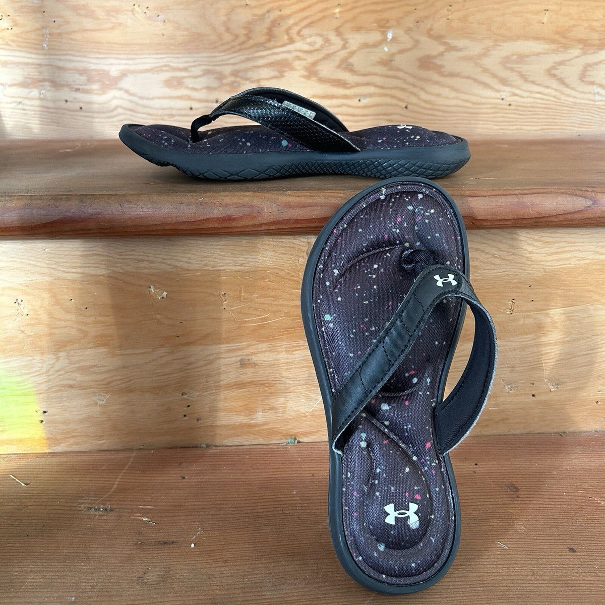 Under Armour Girls Flip Flops Size 3Y Black Galaxy Splatter Cushioned Sandals