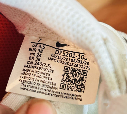 Nike Waffle Debut Women’s Size 7 Cream Animal Print Orange Running Shoe