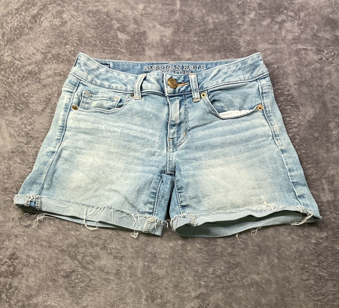 American Eagle Outfitters Midi Denim Shorts Women’s Size 4 Super Super Stretch