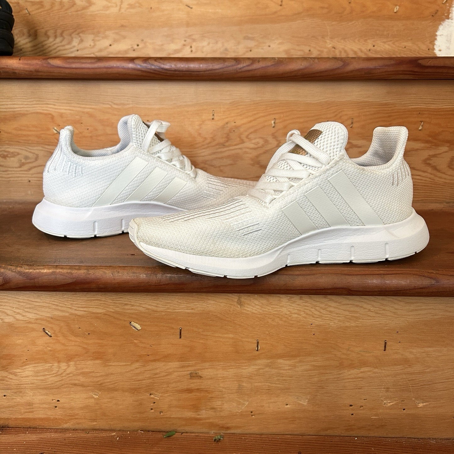 Adidas Swift Run White Knit Running Shoes Sneakers Men’s US 9 EG9492 Athletic