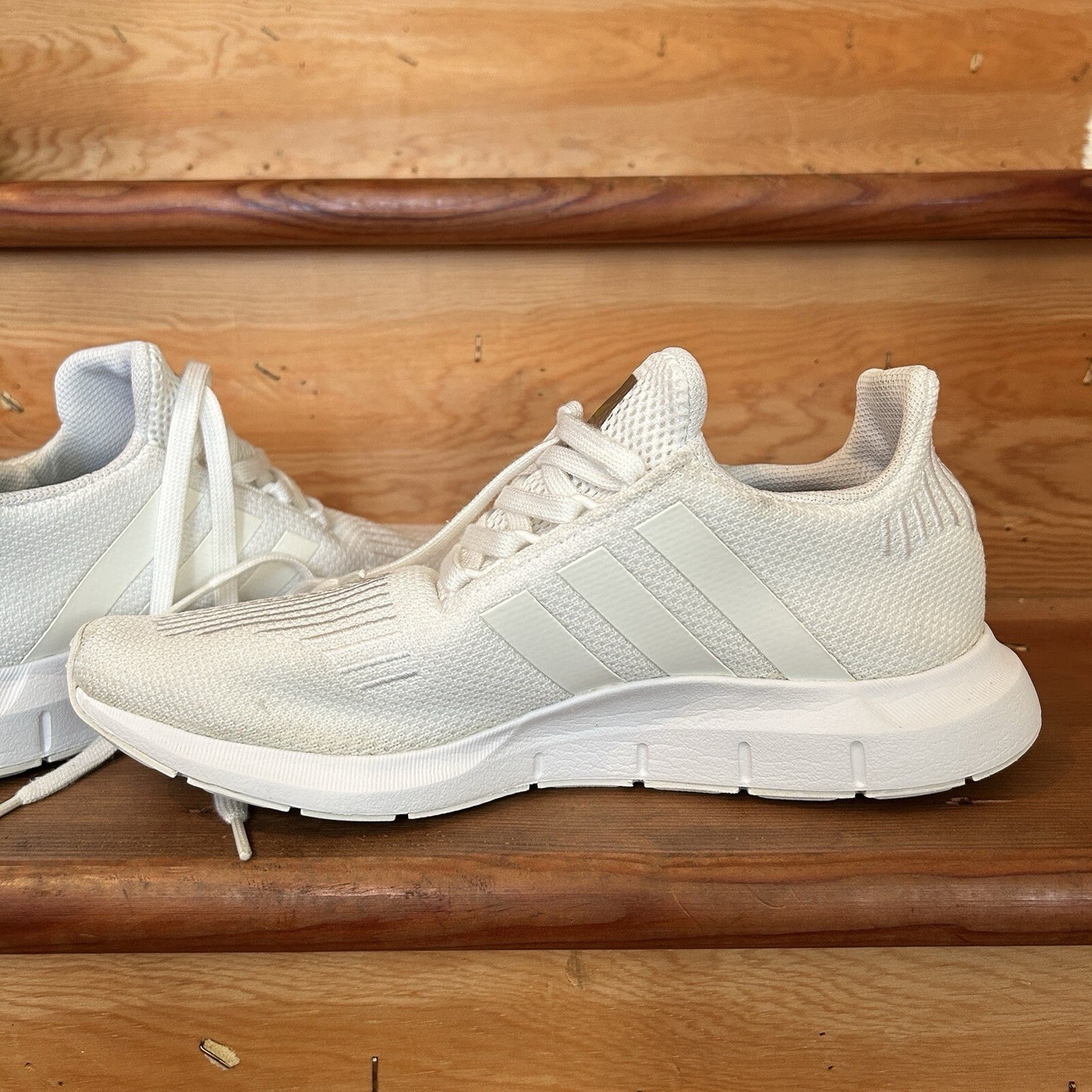 Adidas Swift Run White Knit Running Shoes Sneakers Men’s US 9 EG9492 Athletic