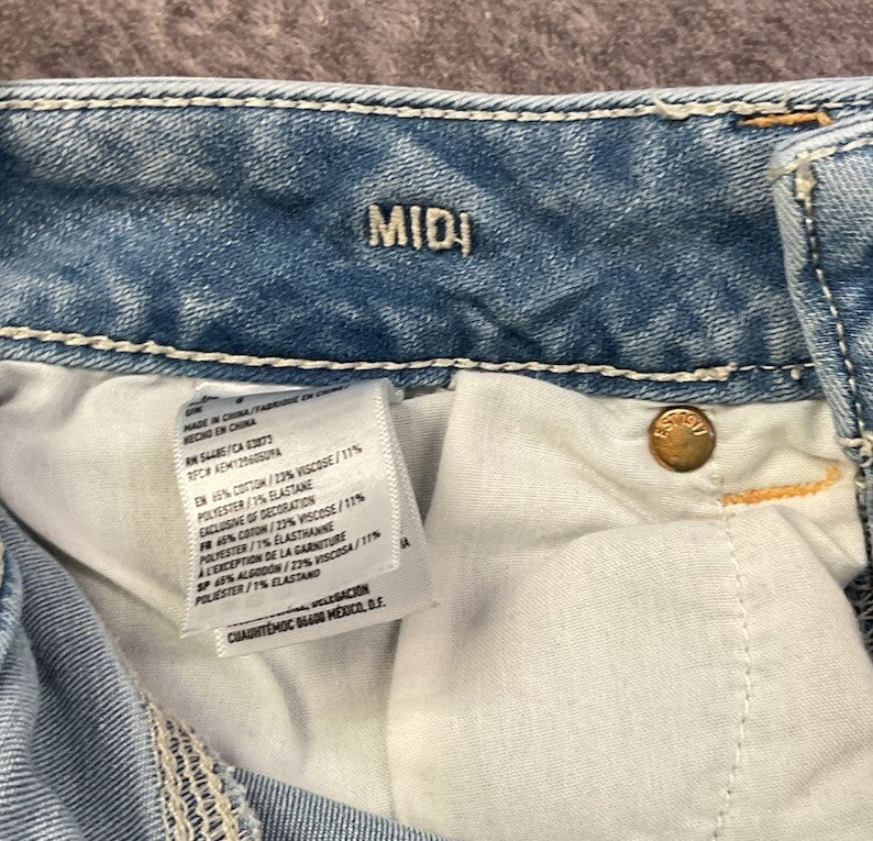 American Eagle Outfitters Midi Denim Shorts Women’s Size 4 Super Super Stretch