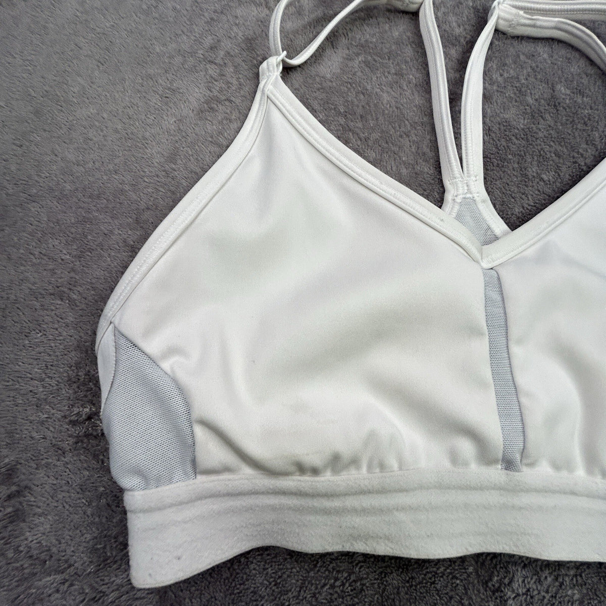 Nike Women’s Sports Bra Size Small White Gray Adjustable Strap Racerback