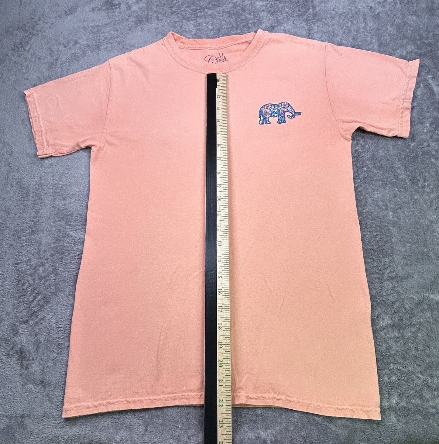 Cold Crush Women’s Small Coral Formal Elephant Graphic Tshirt Live In The Moment