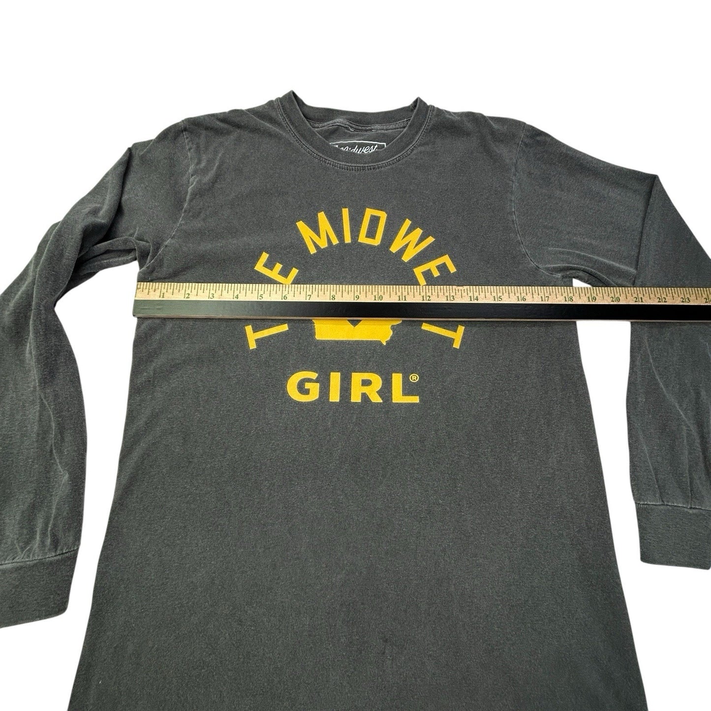 The Midwest Girl Iowa Long Sleeve Graphic T Shirt Charcoal Gray Women’s Small
