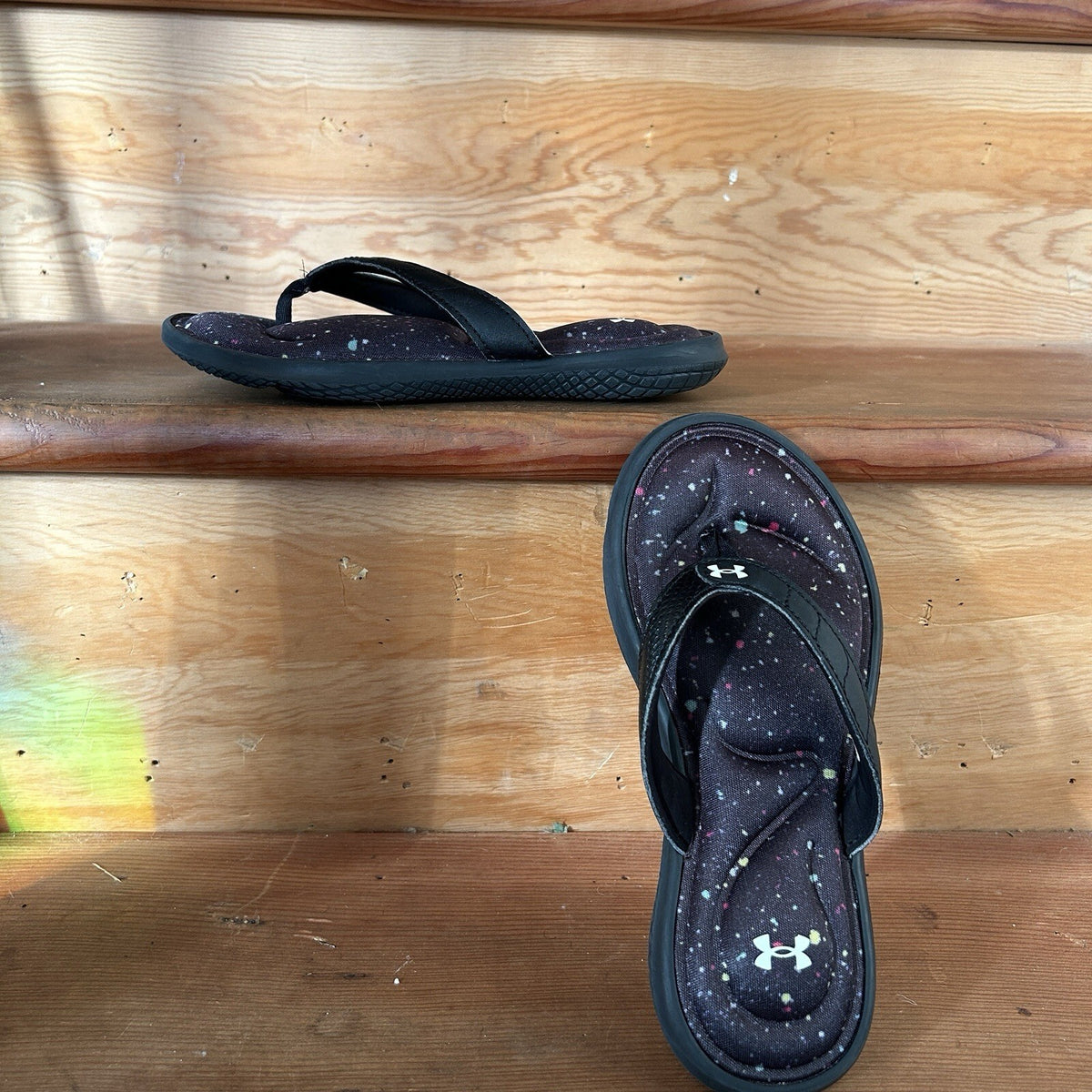 Under Armour Girls Flip Flops Size 3Y Black Galaxy Splatter Cushioned Sandals