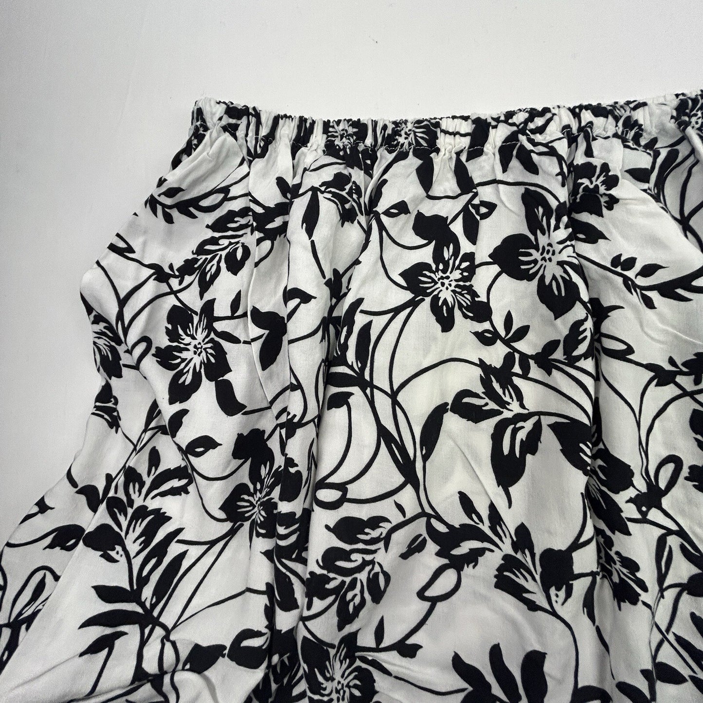WD.NY Women's Black White Floral Maxi Skirt Size Large Rayon Pull On Boho
