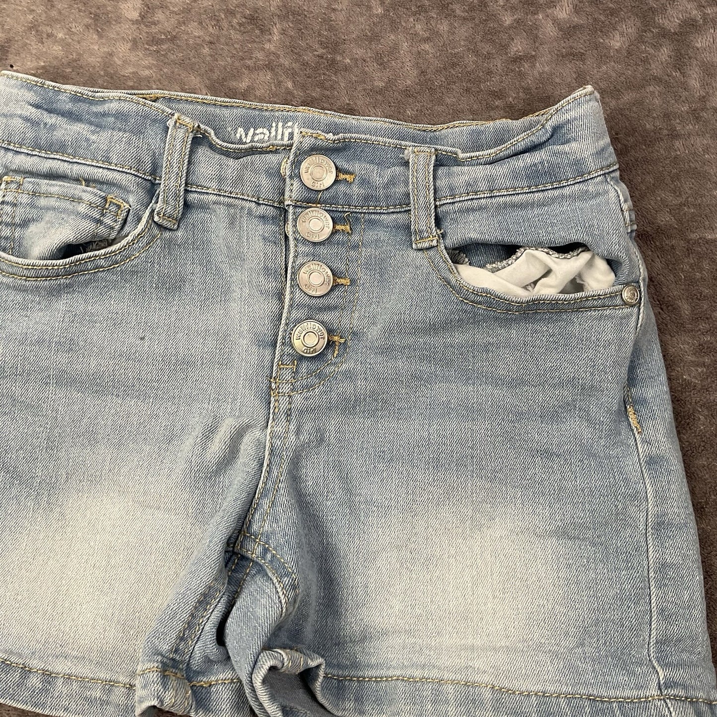 Wallflower Girls Light Wash Denim Shorts Button Fly Stretch Jean Shorts
