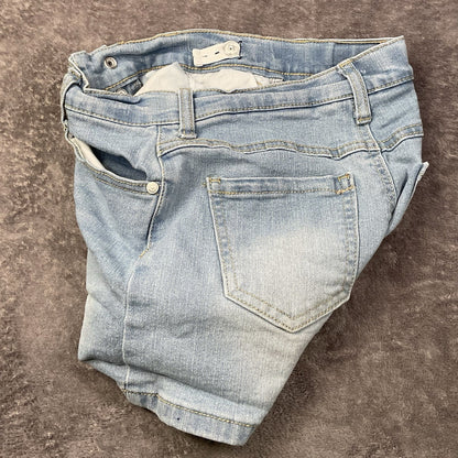 Wallflower Girls Light Wash Denim Shorts Button Fly Stretch Jean Shorts