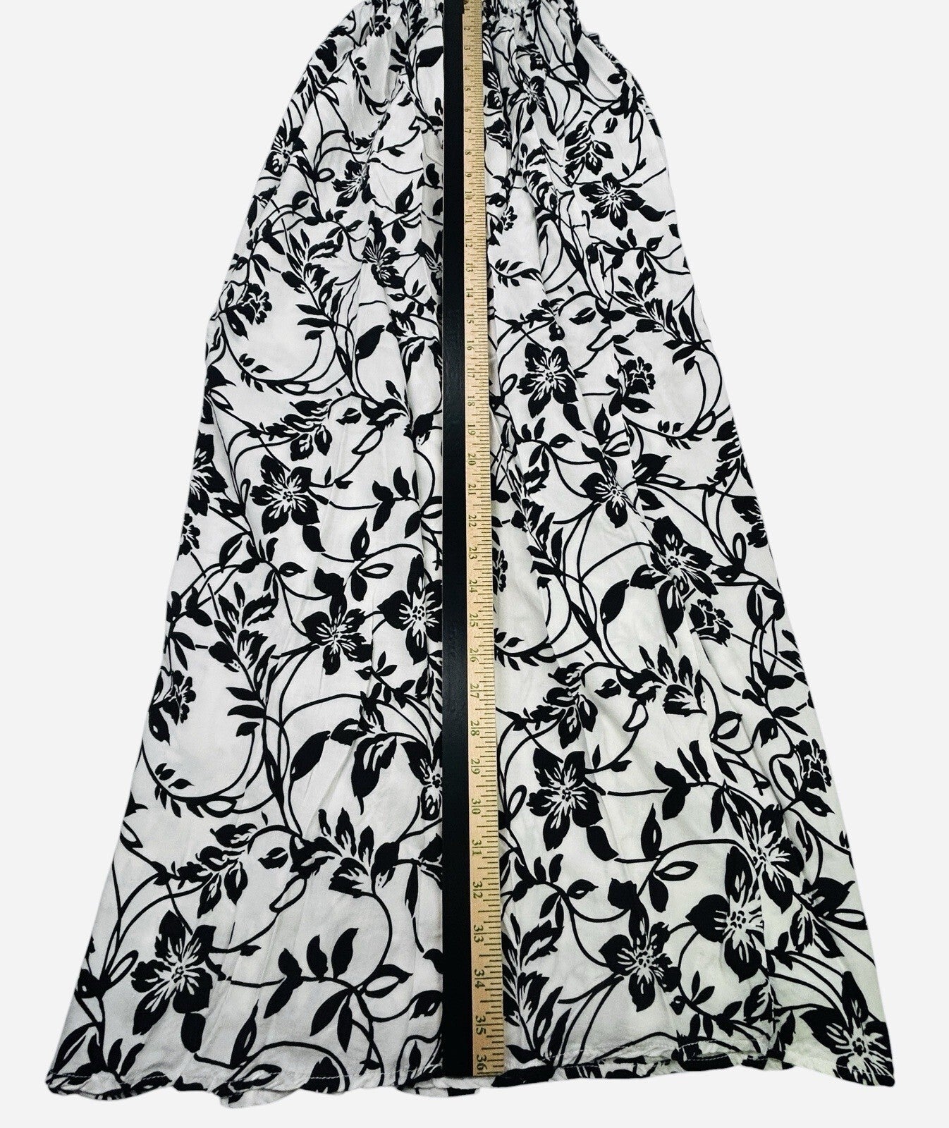 WD.NY Women's Black White Floral Maxi Skirt Size Large Rayon Pull On Boho