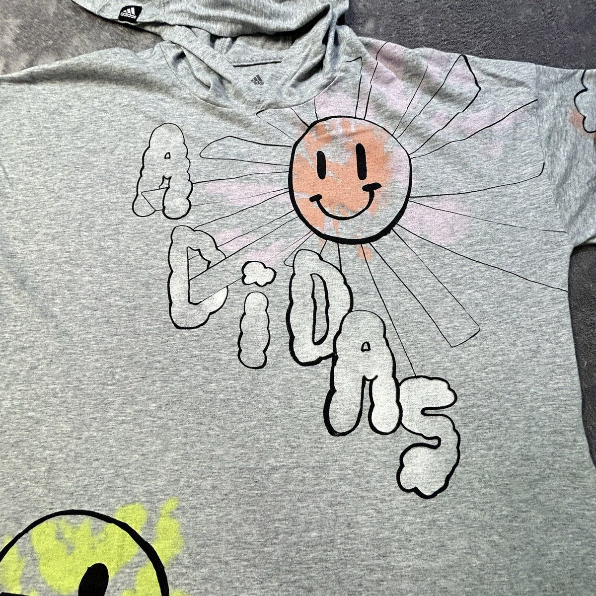 Adidas Girls XL 16 Grey Heather Smiley Face Graphic Long Sleeve Hooded Tee
