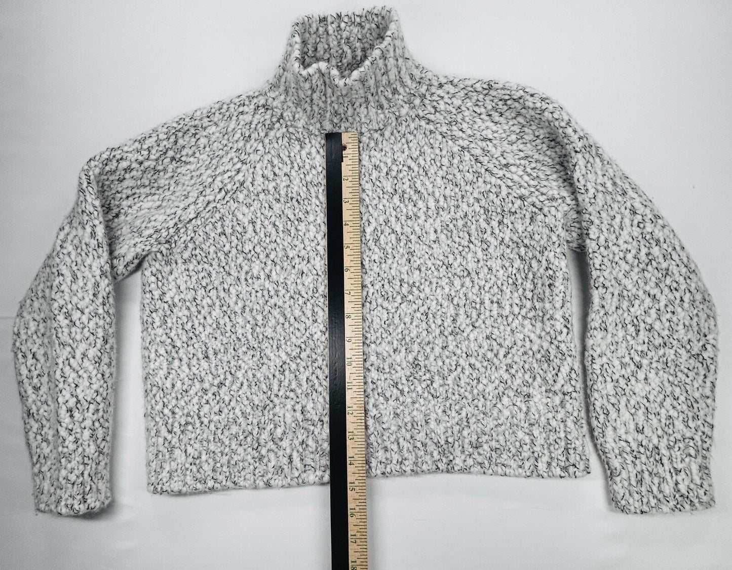 Vince Wool Cashmere Turtleneck Sweater M Chunky Knit Italian Yarn Ivory Gray