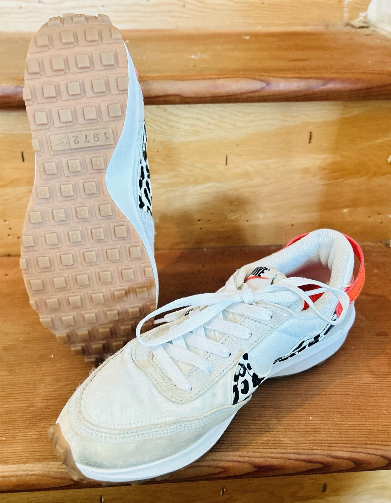 Nike Waffle Debut Women’s Size 7 Cream Animal Print Orange Running Shoe