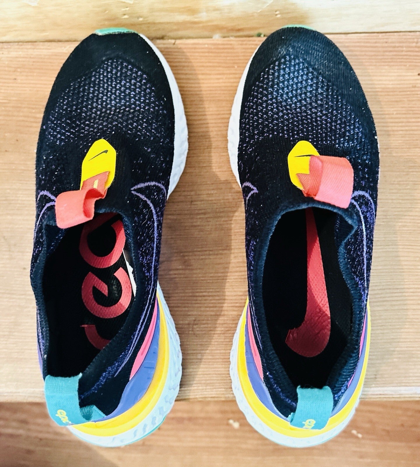 Nike React Phantom Run Flyknit Women's Size 7.5 Black Multi Color Slip On Shoes