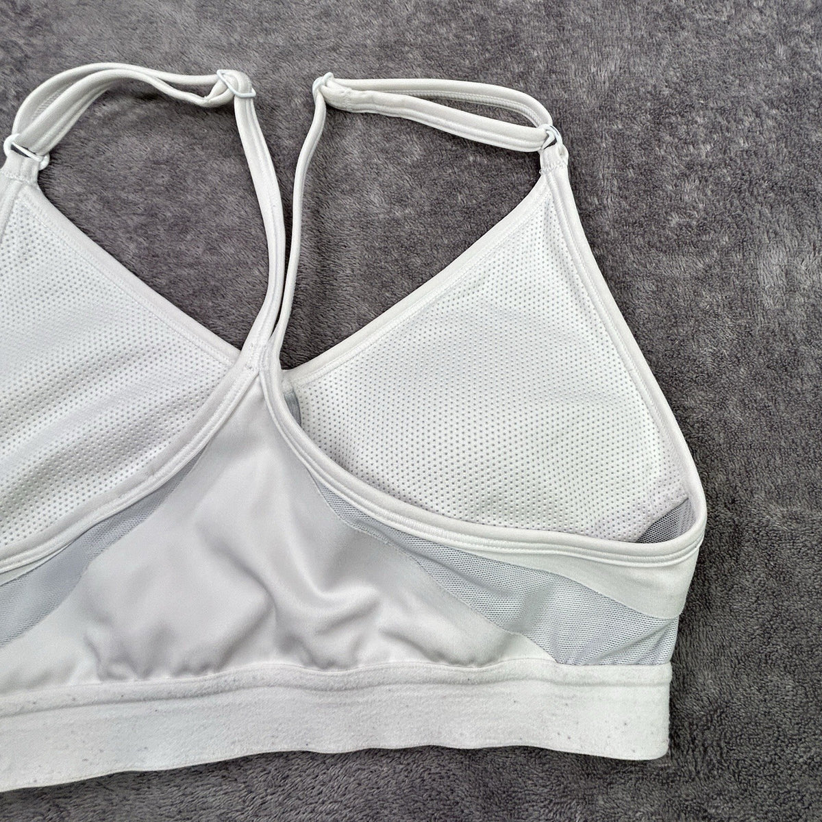 Nike Women’s Sports Bra Size Small White Gray Adjustable Strap Racerback