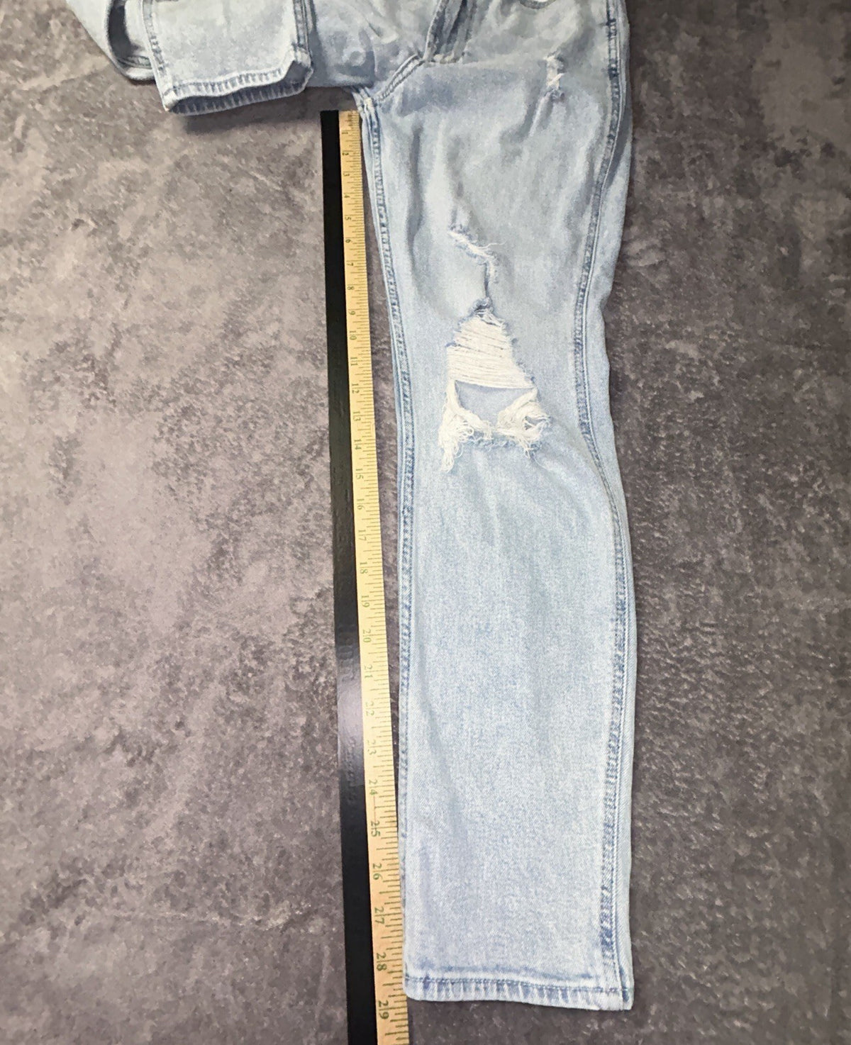 Hollister Curvy Ultra High Rise Mom Jeans Womens 2R W26 Light Wash Distressed