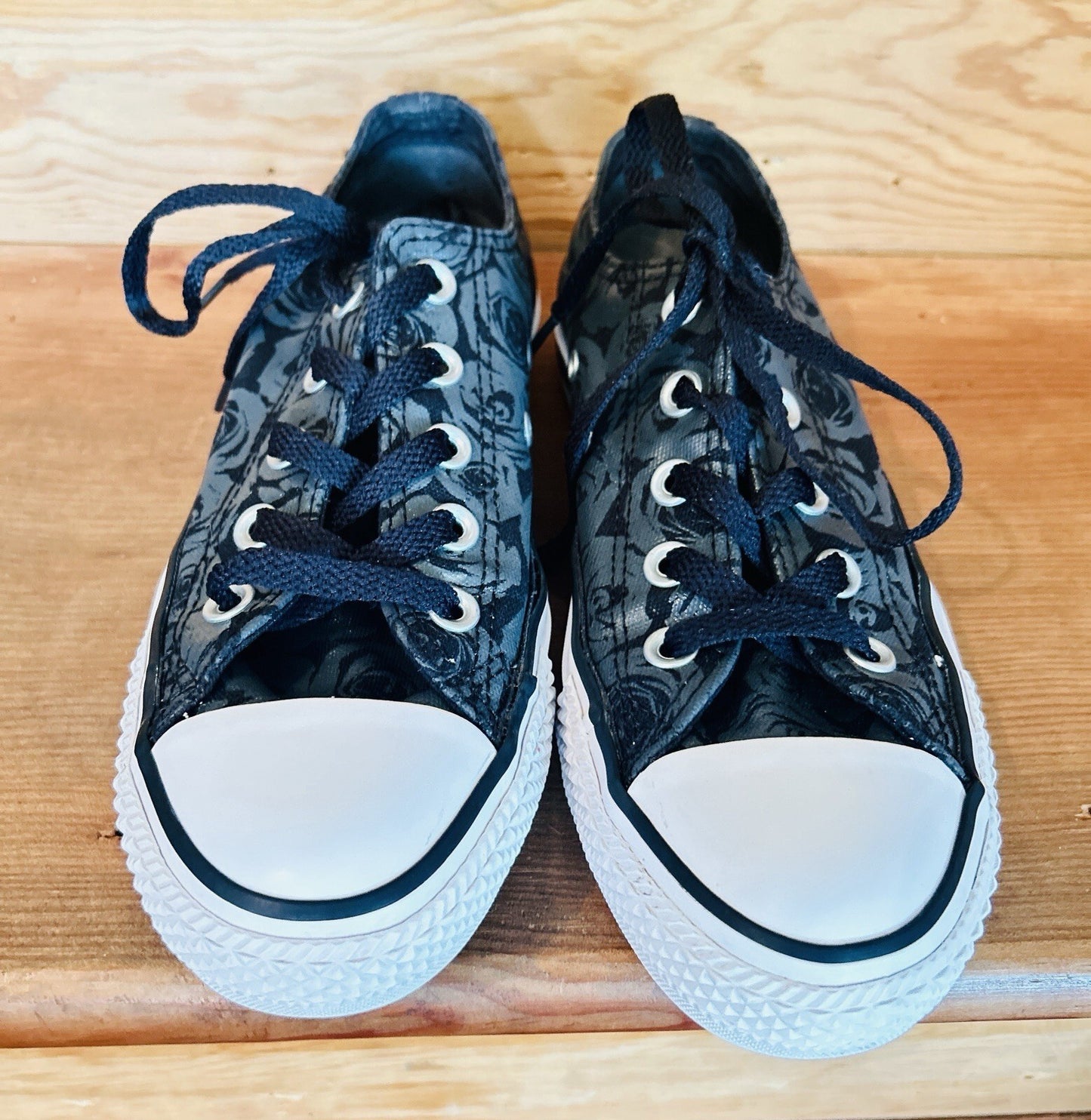 Converse All Star Low Top Floral Rose Print Sneakers Women's Size 6 Black Gray