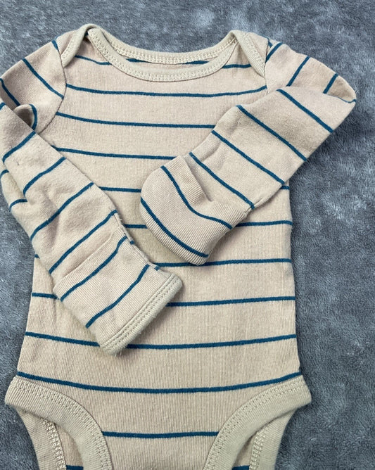 🤍 Carter's Neutral Stripe Long Sleeve Bodysuit (Newborn)